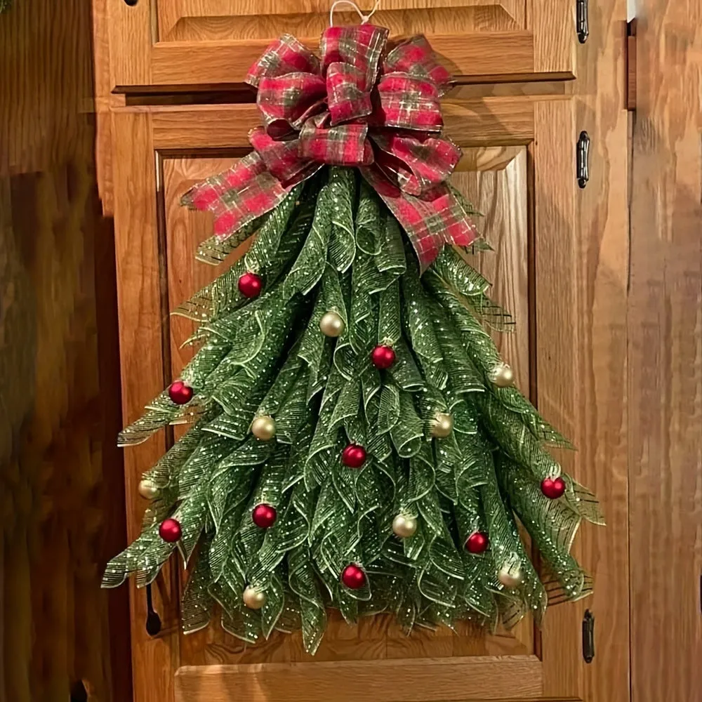 21-inch Merry Christmas Tree Garland, Classic Red and Green Ball Front Door Durable Plastic, Easy to Install, Perfect Christmas Eve Santa Hat Hanging Welcome Sign Home Decoration Indoor and Outdoor Holiday and Seasonal Decoration