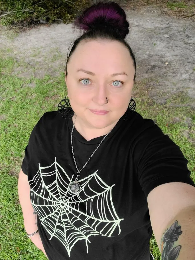 Heart Spider Web Tee - Unisex Shirt